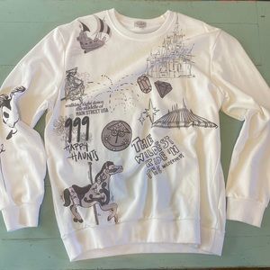 NWOT white Disney crewneck for the ultimate Disney Fan